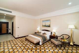Отель Отель Royal Tulip Almaty Алматы Улучшенный двухместный номер с 1 кроватью-6